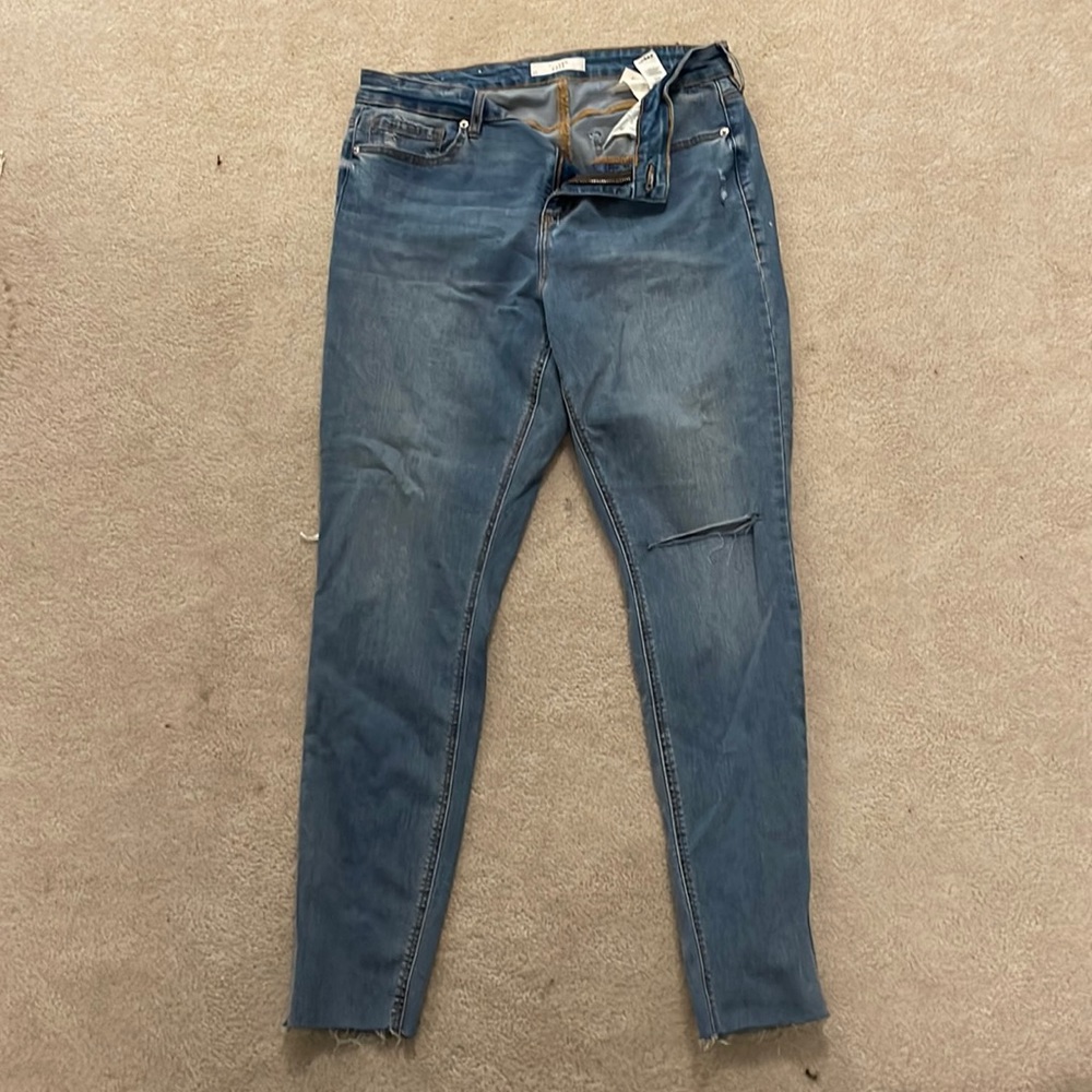 Dynamite raw hem distressed skinny jeans